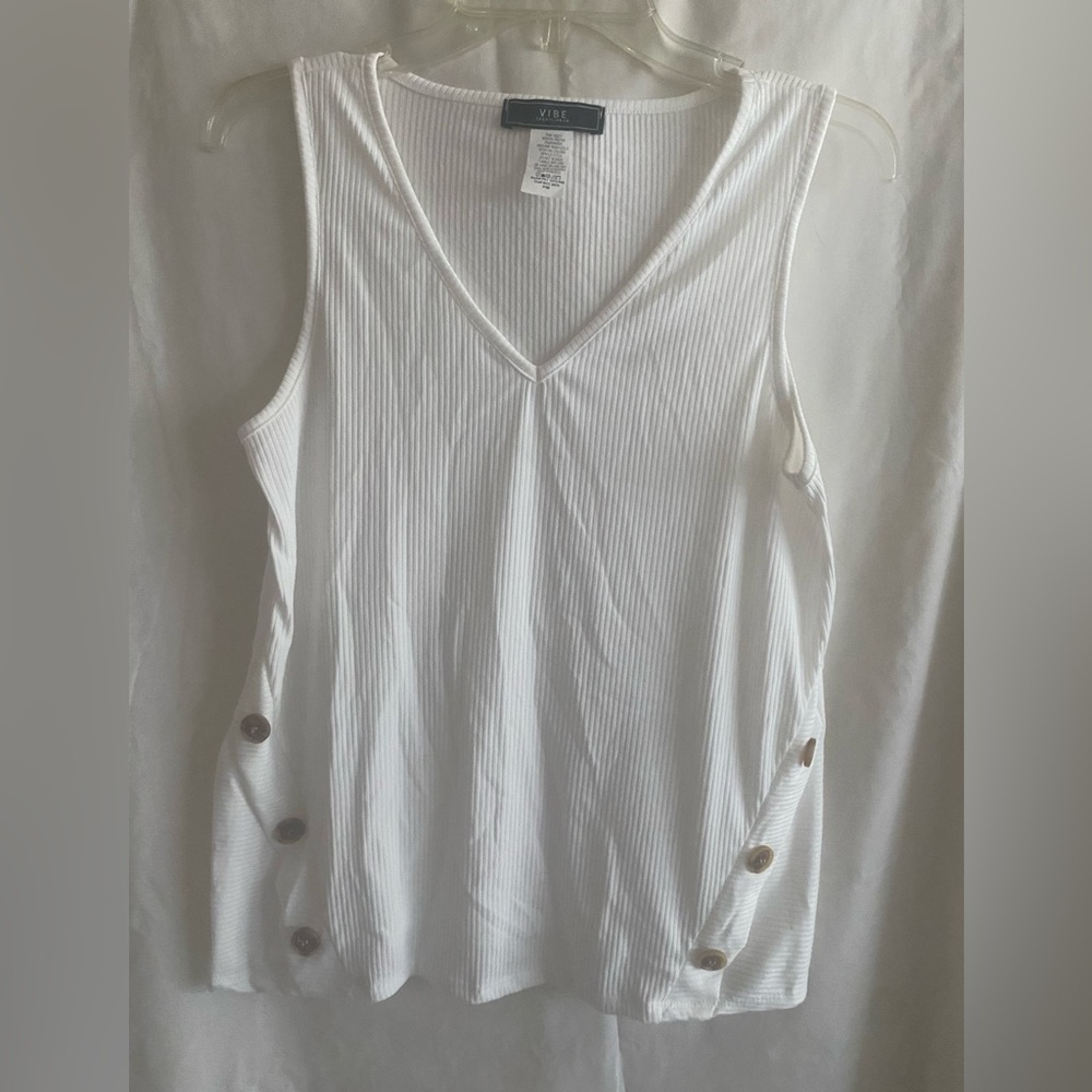 Vibe White Buttoned Sleeveless Tank Top